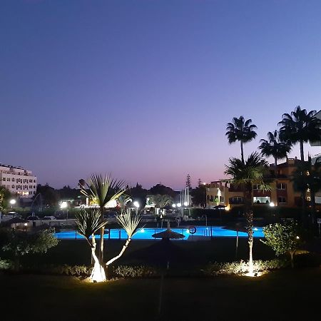 The Famous Home Marbella Bagian luar foto