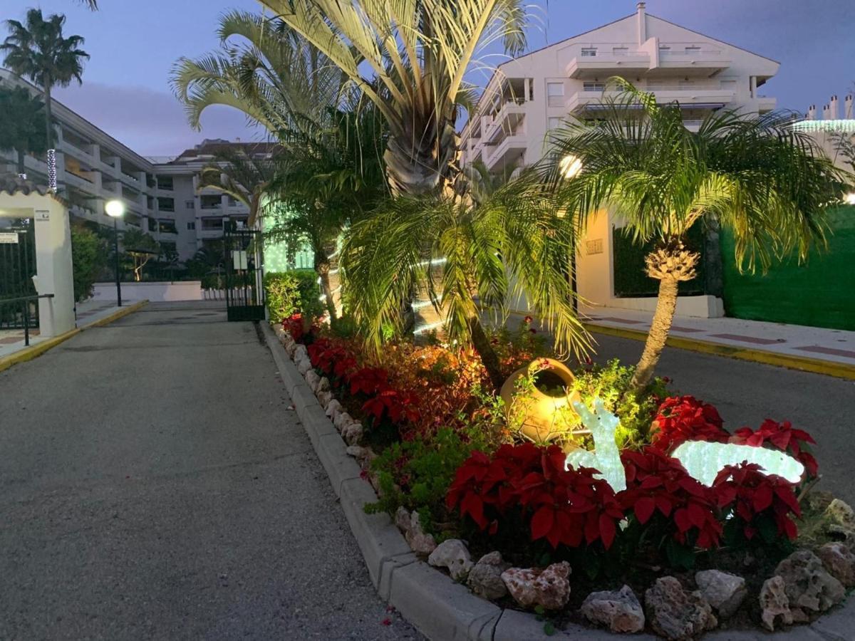 The Famous Home Marbella Bagian luar foto
