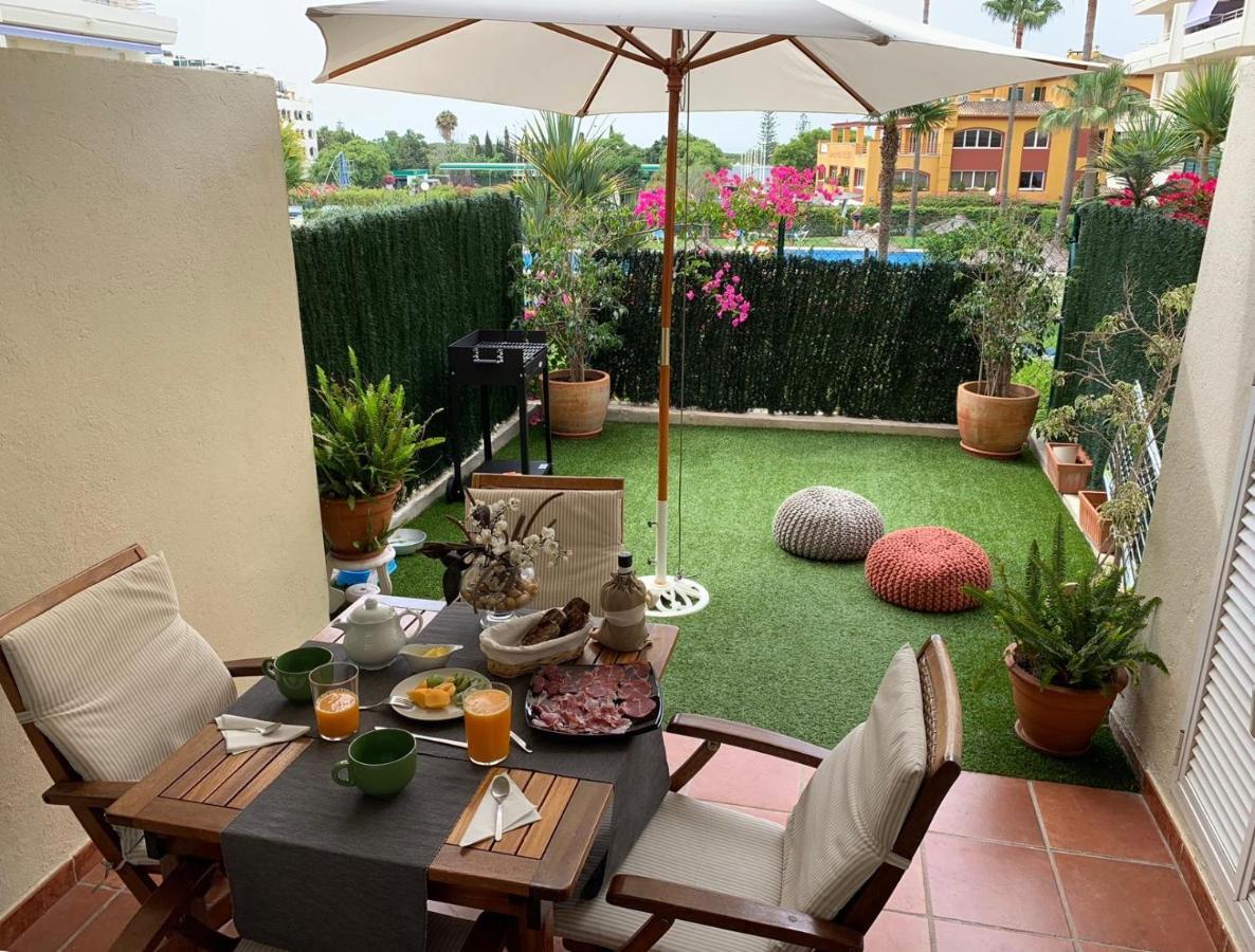 The Famous Home Marbella Bagian luar foto
