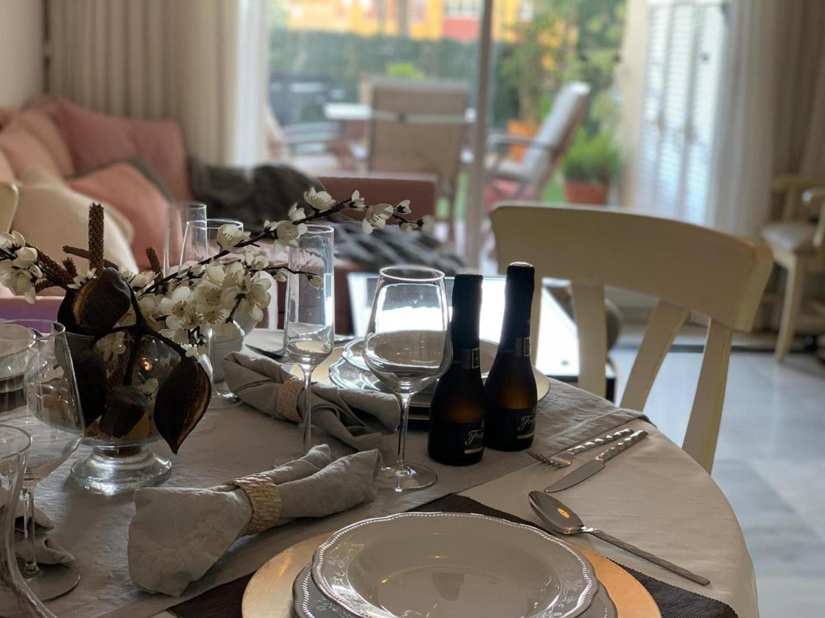 The Famous Home Marbella Bagian luar foto