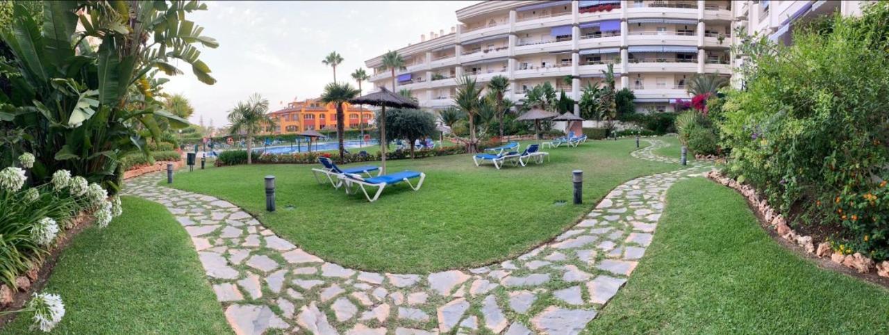 The Famous Home Marbella Bagian luar foto