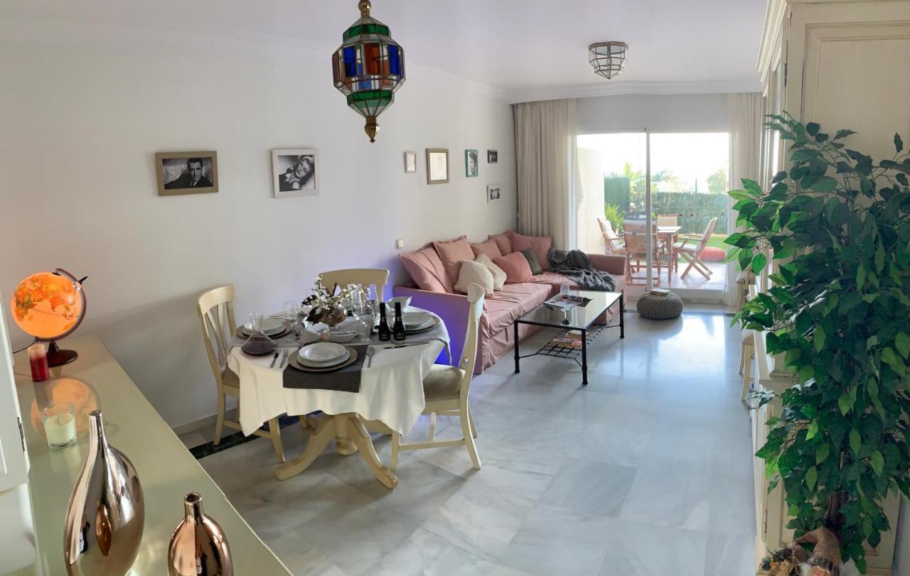 The Famous Home Marbella Bagian luar foto