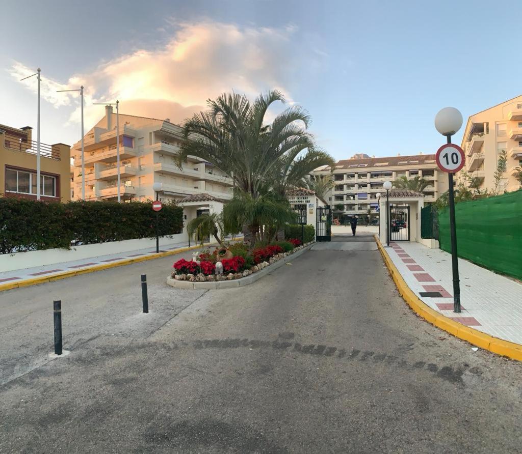 The Famous Home Marbella Bagian luar foto
