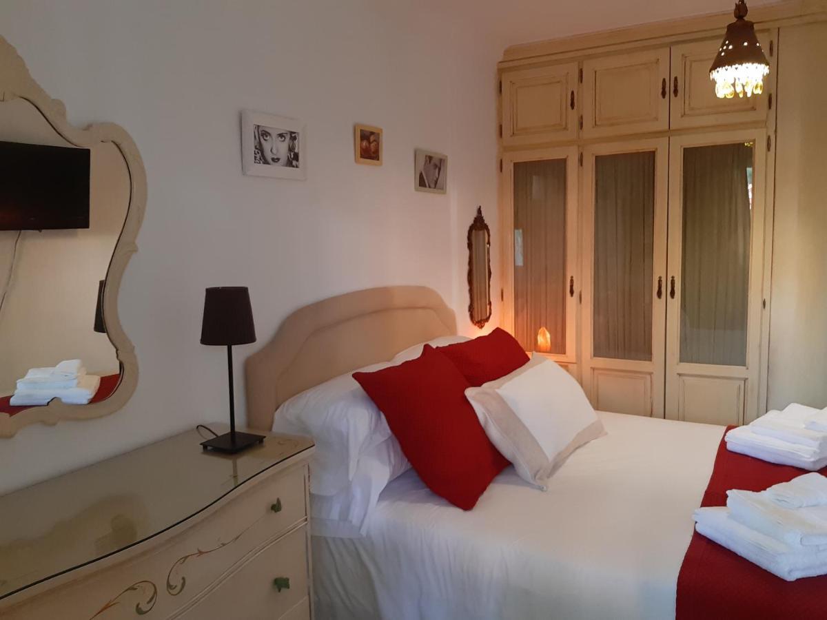 The Famous Home Marbella Bagian luar foto
