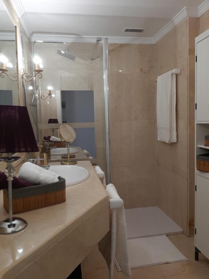 The Famous Home Marbella Bagian luar foto